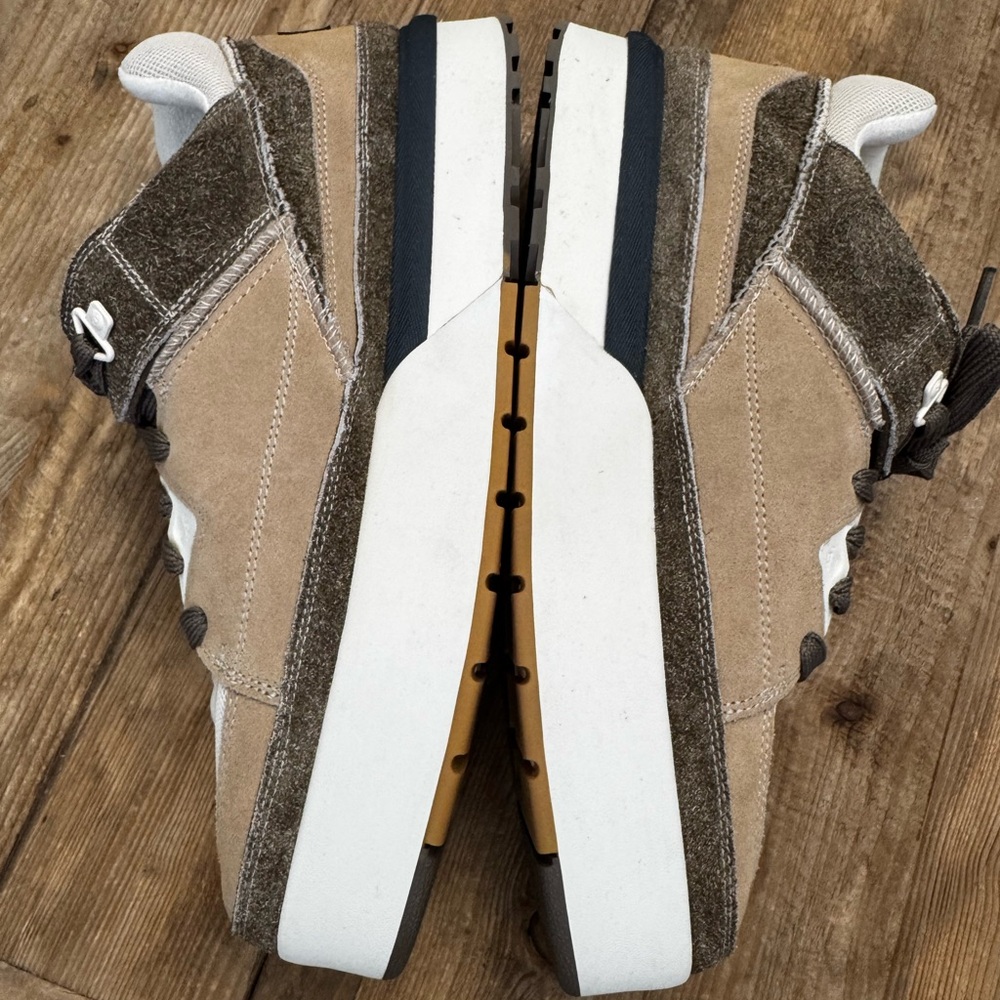 New Men’s UGG - Goldencush - Sand $160.00 USD Size 13 - Picture 7 of 11